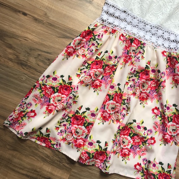 Rue 21 Floral White Lace Mini Dress Small - Picture 3 of 8